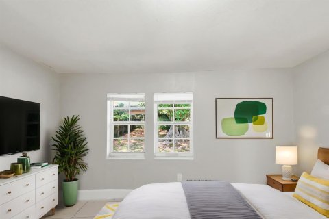 Villa ou maison à vendre à Miami, Floride: 4 chambres, 132.66 m2 № 2085905 - photo 4