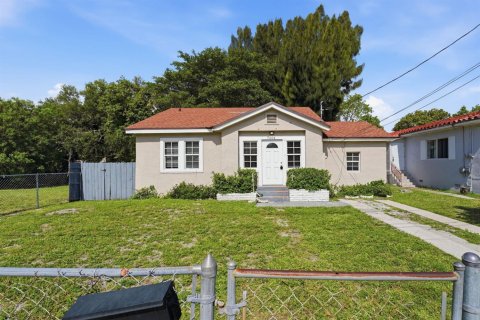 Villa ou maison à Miami, Floride 4 chambres, 132.66 m2 № 2085905