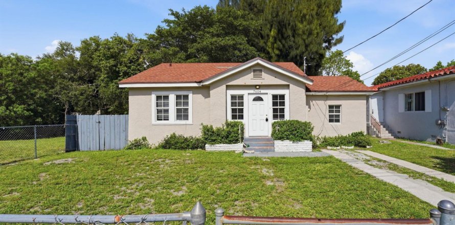 Villa ou maison à Miami, Floride 4 chambres, 132.66 m2 № 2085905