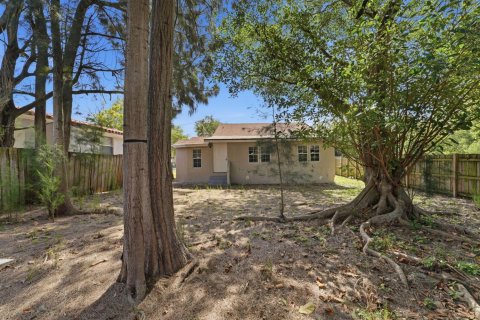 Villa ou maison à vendre à Miami, Floride: 4 chambres, 132.66 m2 № 2085905 - photo 29