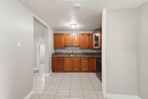 Villa ou maison à vendre à Miami, Floride: 4 chambres, 132.66 m2 № 2085905 - photo 11