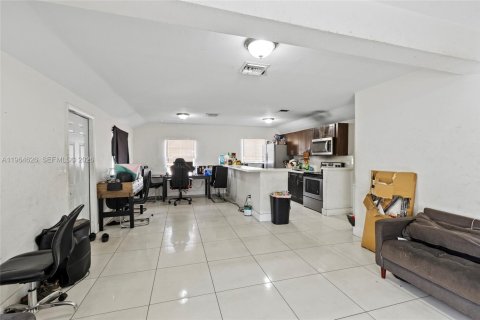 Купить виллу или дом в Майами, Флорида 3 спальни, 123.93м2, № 2026141 - фото 2