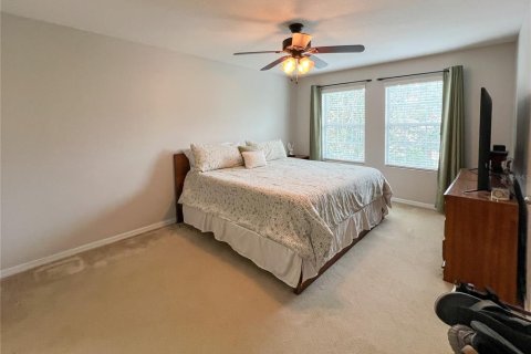 Townhouse in Brandon, Florida 3 bedrooms, 138.98 sq.m. № 2229139 - photo 15