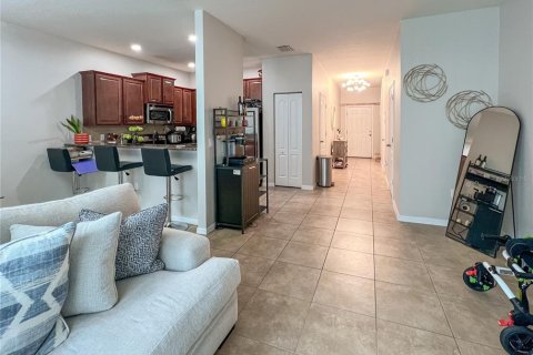 Townhouse in Brandon, Florida 3 bedrooms, 138.98 sq.m. № 2229139 - photo 10