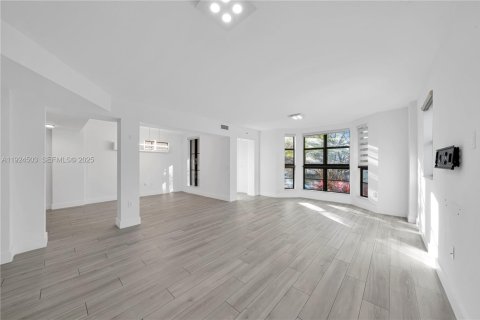 Купить кондоминиум в Корал-Гейблс, Флорида 2 спальни, 166.48м2, № 1982780 - фото 5