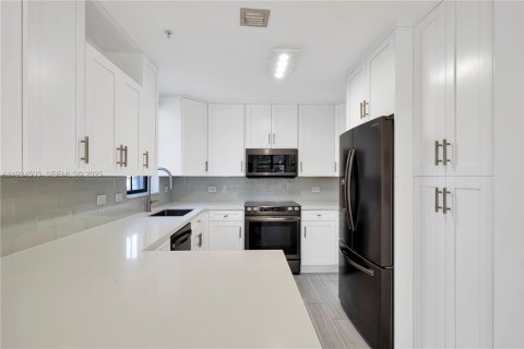 Купить кондоминиум в Корал-Гейблс, Флорида 2 спальни, 166.48м2, № 1982780 - фото 7