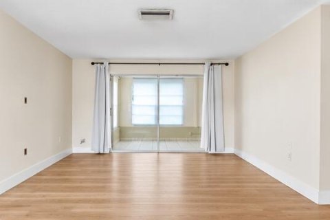 Villa ou maison à vendre à Sunrise, Floride: 2 chambres, 119.1 m2 № 2424776 - photo 5