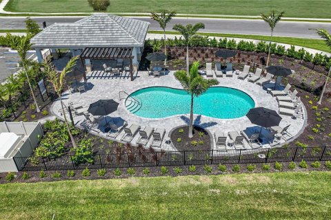 Townhouse in Sarasota, Florida 2 bedrooms, 113.25 sq.m. № 2096440 - photo 18