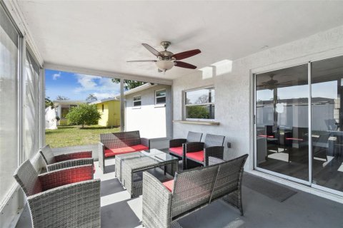 House in New Port Richey, Florida 3 bedrooms, 119.47 sq.m. № 1723515 - photo 30