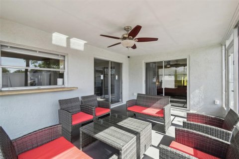 House in New Port Richey, Florida 3 bedrooms, 119.47 sq.m. № 1723515 - photo 28