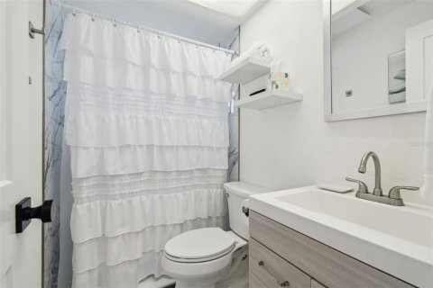 House in New Port Richey, Florida 3 bedrooms, 119.47 sq.m. № 1723515 - photo 20