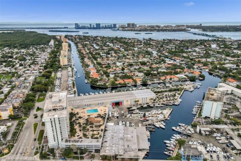 Condo in North Miami, Florida, 1 bedroom  № 1944151 - photo 19