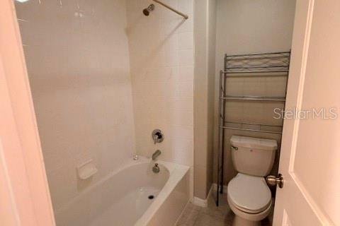 House in Land O' Lakes, Florida 4 bedrooms, 258.64 sq.m. № 2388917 - photo 10