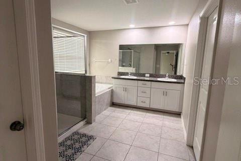 House in Land O' Lakes, Florida 4 bedrooms, 258.64 sq.m. № 2388917 - photo 14