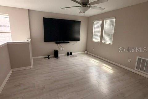 House in Land O' Lakes, Florida 4 bedrooms, 258.64 sq.m. № 2388917 - photo 8