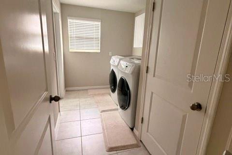 House in Land O' Lakes, Florida 4 bedrooms, 258.64 sq.m. № 2388917 - photo 12