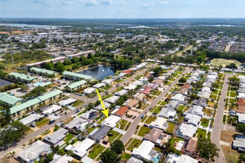 House in Seminole, Florida 3 bedrooms, 128.48 sq.m. № 1680060 - photo 4