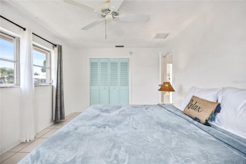 House in Seminole, Florida 3 bedrooms, 128.48 sq.m. № 1680060 - photo 26