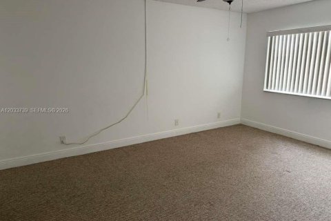 Condo in Weston, Florida, 2 bedrooms № 2088429 - photo 6