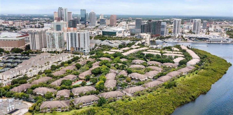 Condo in Tampa, Florida, 2 bedrooms  № 1806832
