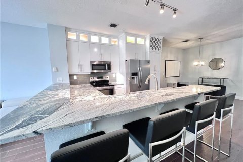 Condo in Tampa, Florida, 2 bedrooms  № 1806832 - photo 15