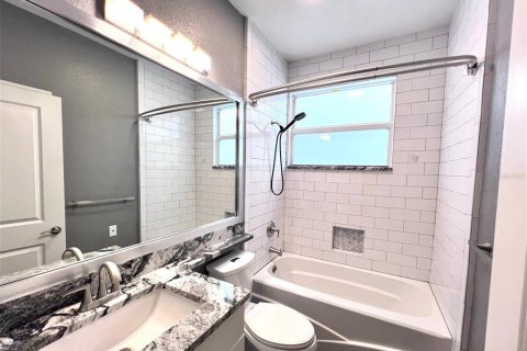 Condo in Tampa, Florida, 2 bedrooms  № 1806832 - photo 27