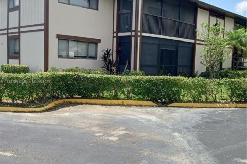 Condominio en venta en Tamarac, Florida, 2 dormitorios, 76.83 m2 № 1938431 - foto 5