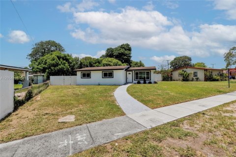 Villa ou maison à Fort Lauderdale, Floride 3 chambres, 103.68 m2 № 2262552