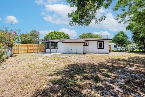 Villa ou maison à vendre à Fort Lauderdale, Floride: 3 chambres, 103.68 m2 № 2262552 - photo 25