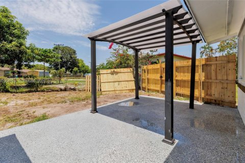 Villa ou maison à vendre à Fort Lauderdale, Floride: 3 chambres, 103.68 m2 № 2262552 - photo 27