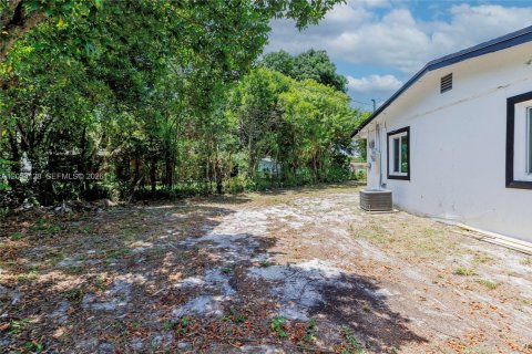Villa ou maison à vendre à Fort Lauderdale, Floride: 3 chambres, 103.68 m2 № 2262552 - photo 24