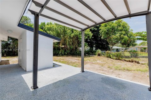 Villa ou maison à vendre à Fort Lauderdale, Floride: 3 chambres, 103.68 m2 № 2262552 - photo 28