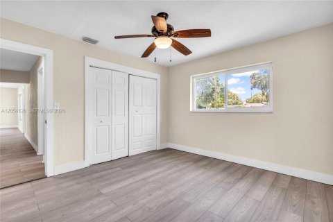 Villa ou maison à vendre à Fort Lauderdale, Floride: 3 chambres, 103.68 m2 № 2262552 - photo 19