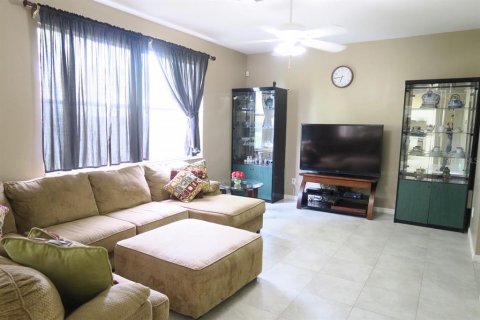 House in Orlando, Florida 3 bedrooms, 200.11 sq.m. № 1857981 - photo 4