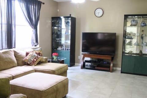 House in Orlando, Florida 3 bedrooms, 200.11 sq.m. № 1857981 - photo 13