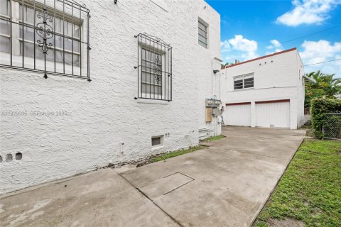 Снять в аренду виллу или дом в Майами, Флорида 3 спальни, 357.58м2, № 1988739 - фото 14