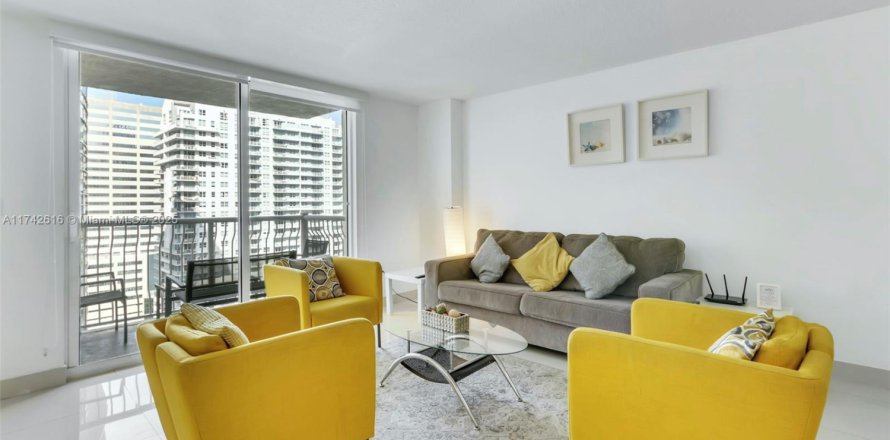 Condominio en Miami, Florida, 1 dormitorio  № 1710546