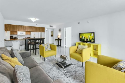 Condominio en venta en Miami, Florida, 1 dormitorio, 76.64 m2 № 1710546 - foto 5