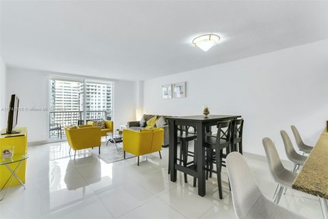 Condominio en venta en Miami, Florida, 1 dormitorio, 76.64 m2 № 1710546 - foto 4