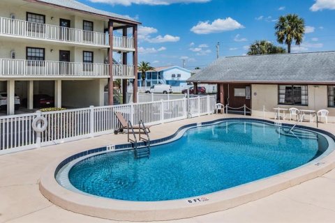 Condo in Dunedin, Florida, 2 bedrooms  № 1773415 - photo 29