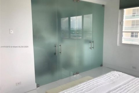 Copropriété à vendre à Miami Beach, Floride: 2 chambres, 116.41 m2 № 2016241 - photo 11
