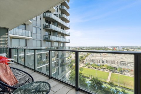 Condo in Miami, Florida, 1 bedroom  № 2027393 - photo 13