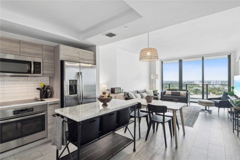 Condo in Miami, Florida, 1 bedroom  № 2027393 - photo 3