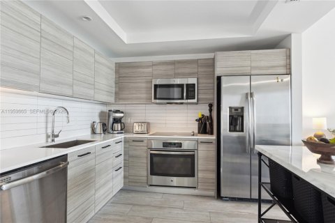 Condo in Miami, Florida, 1 bedroom  № 2027393 - photo 7