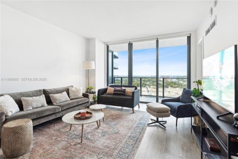 Condo in Miami, Florida, 1 bedroom  № 2027393 - photo 2