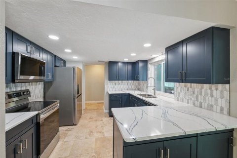 House in Crystal River, Florida 2 bedrooms, 152.36 sq.m. № 1771096 - photo 9