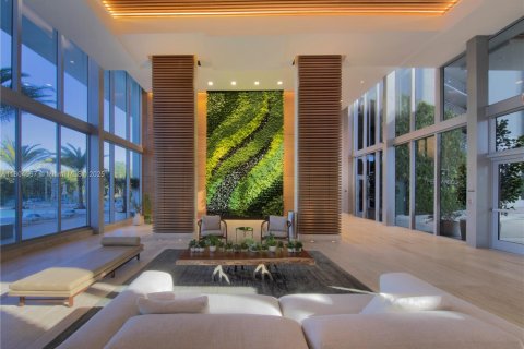 Condo in North Miami Beach, Florida, 2 bedrooms  № 1959717 - photo 8