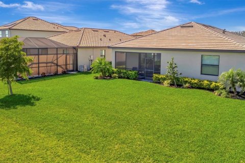 House in Bradenton, Florida 3 bedrooms, 187.29 sq.m. № 1549557 - photo 3