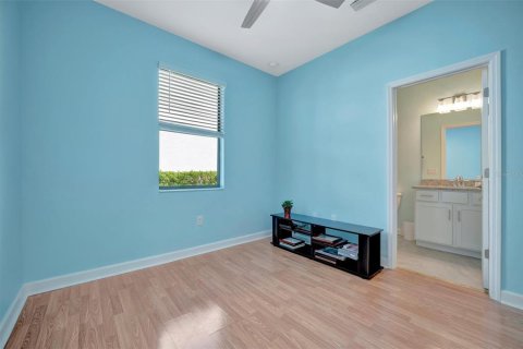 House in Bradenton, Florida 3 bedrooms, 187.29 sq.m. № 1549557 - photo 29