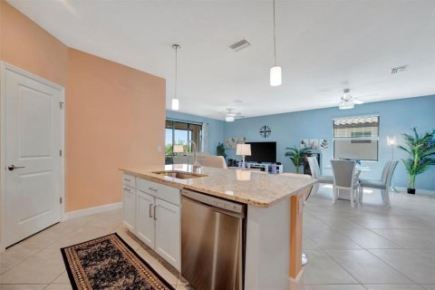 House in Bradenton, Florida 3 bedrooms, 187.29 sq.m. № 1549557 - photo 5